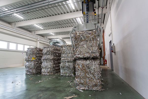 Hunkeler Systeme: Bale Stacker